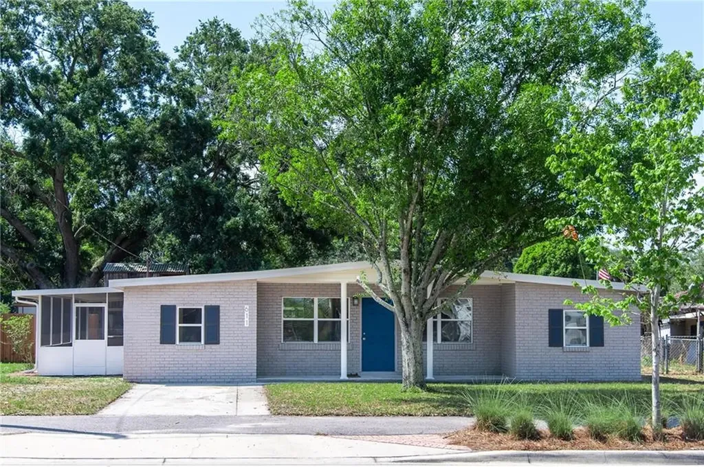 611 Pilaklakaha Avenue Auburndale FL 33823