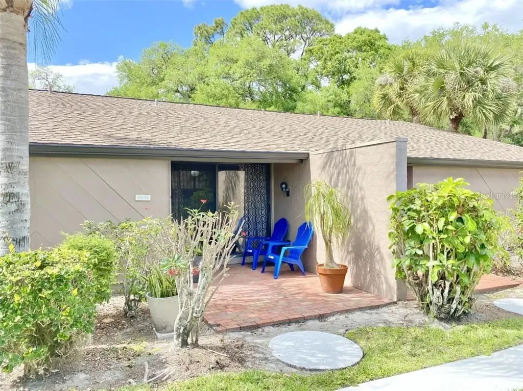3535 Longmeadow Sarasota FL 34235