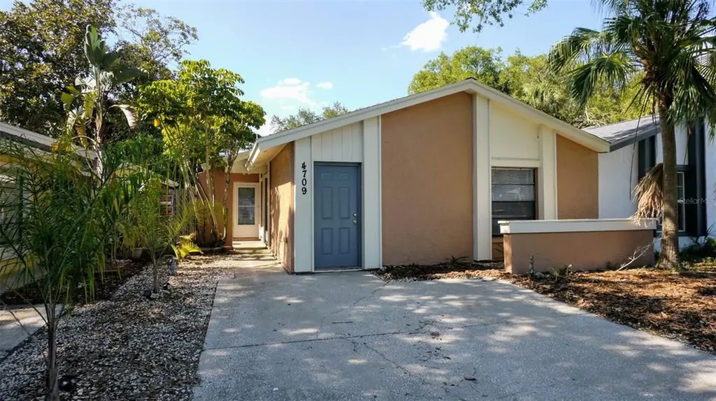 4709 Glenaire Court Tampa FL 33624