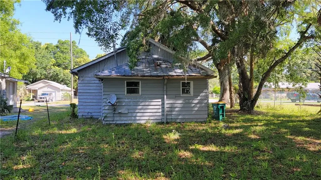 2120 Bates Avenue Eustis FL 32726