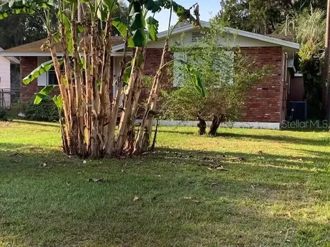 1137 Cr 464 Lake Panasoffkee FL 33538