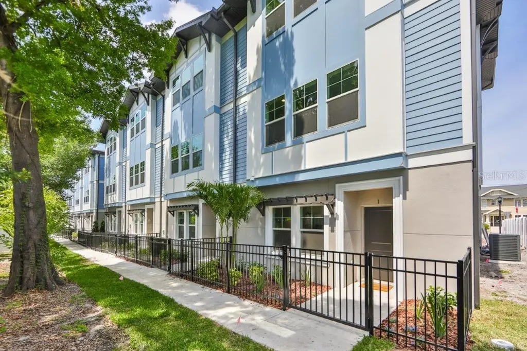 3122 W Azeele Street Tampa FL 33609