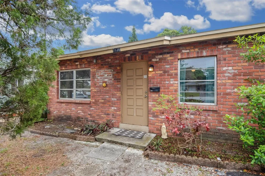 7136 36th Avenue N St Petersburg FL 33710