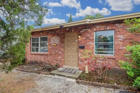 7136 36th Avenue N St Petersburg FL 33710