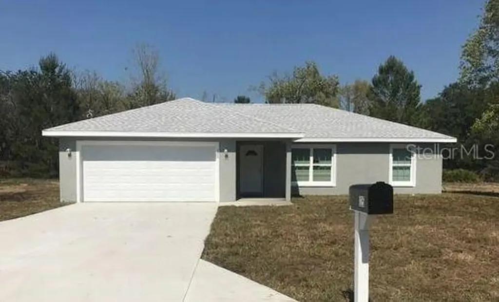 96 Fisher Court Ocklawaha FL 32179