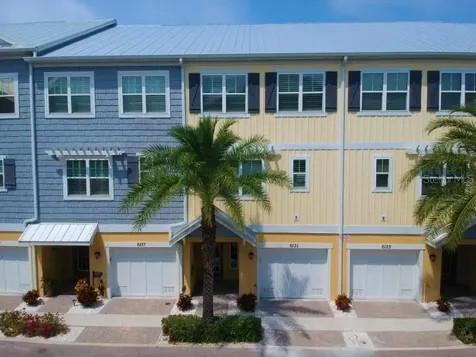6131 Anchorage Way S St Petersburg FL 33712