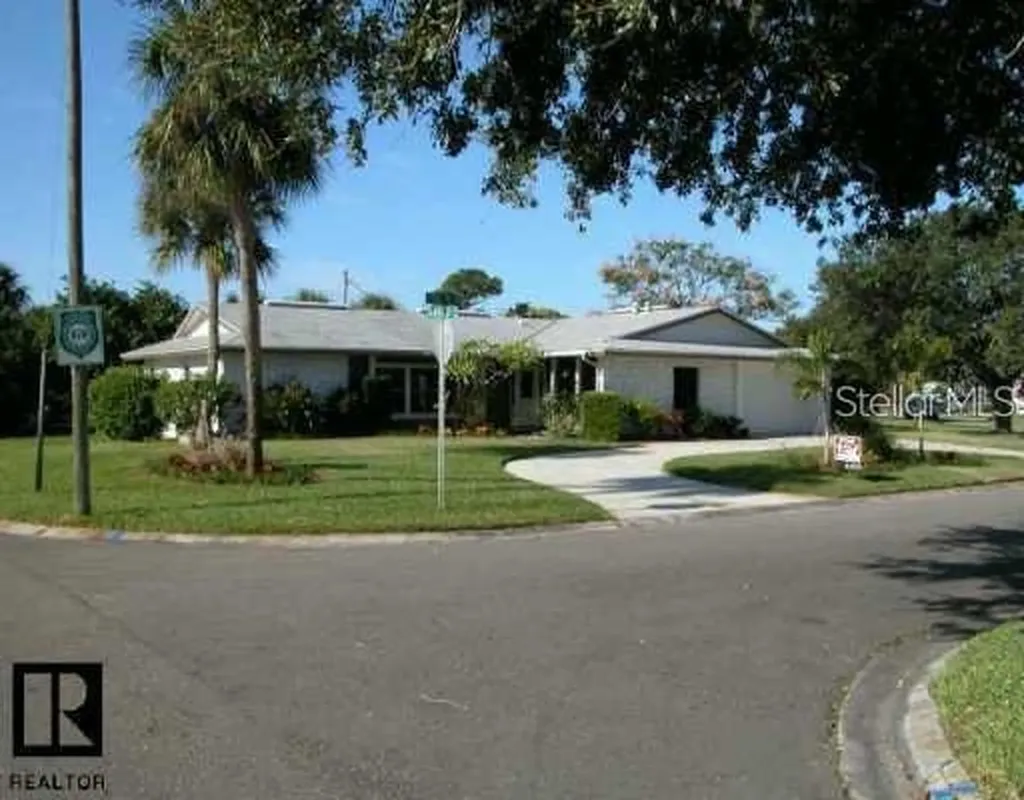 4300 50th Place S St Petersburg FL 33711