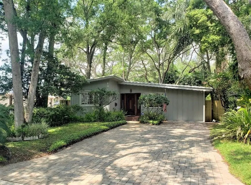 1071 43rd Avenue N St Petersburg FL 33703