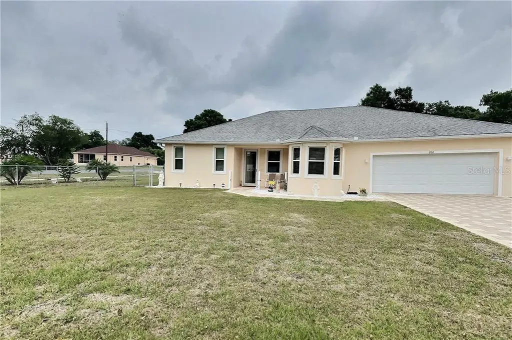 202 E Lemon Street Davenport FL 33837
