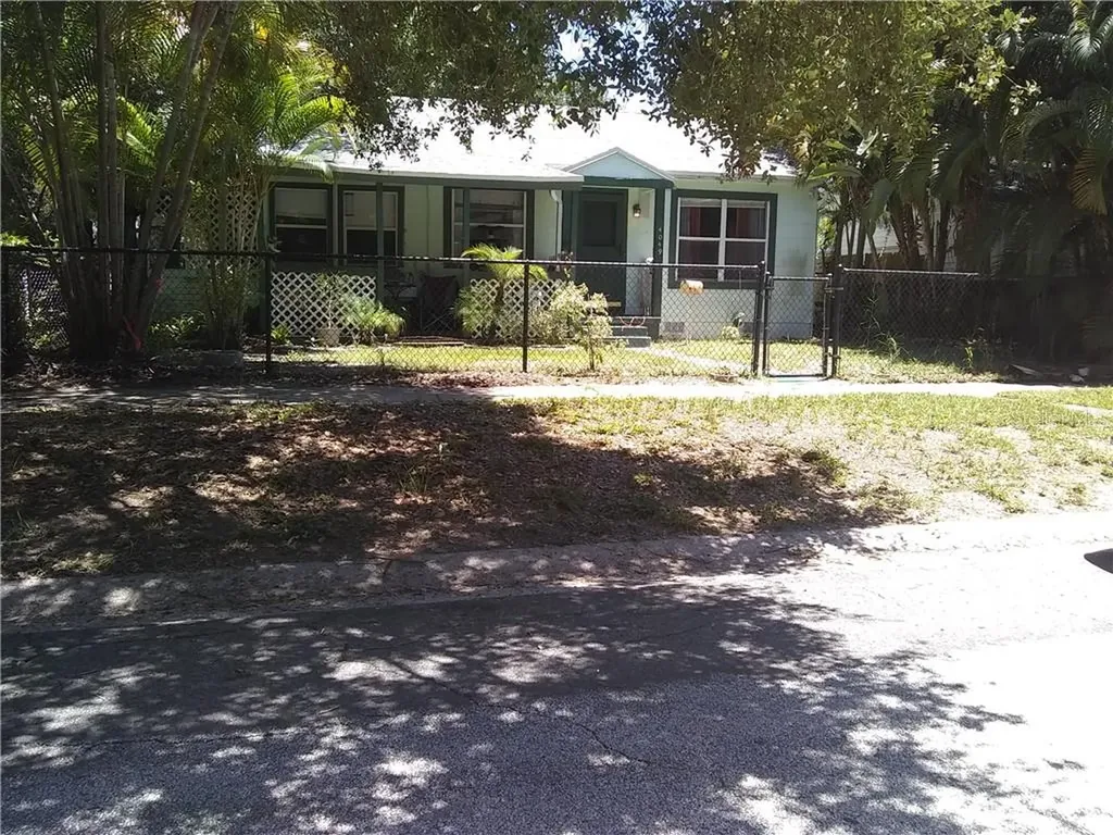 4049 Iris Street N St Petersburg FL 33703