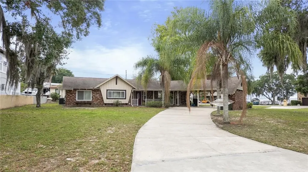 2235 S Lakeshore Drive Clermont FL 34711