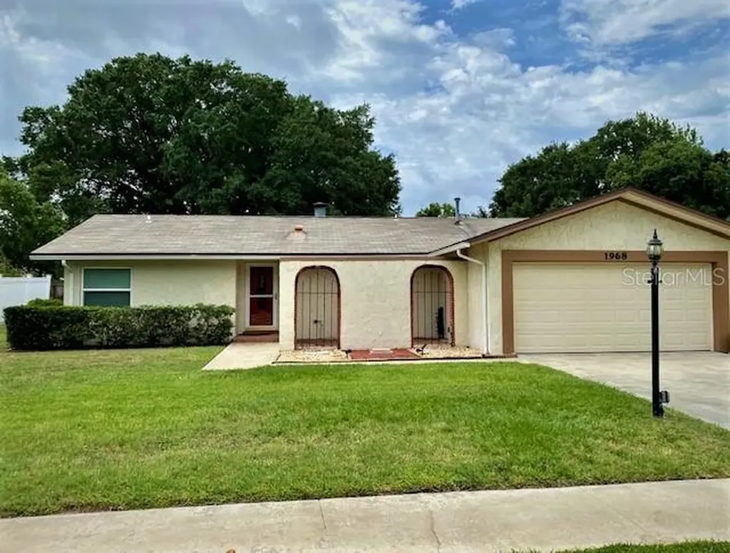 1968 Camelot Court SW Winter Haven FL 33880