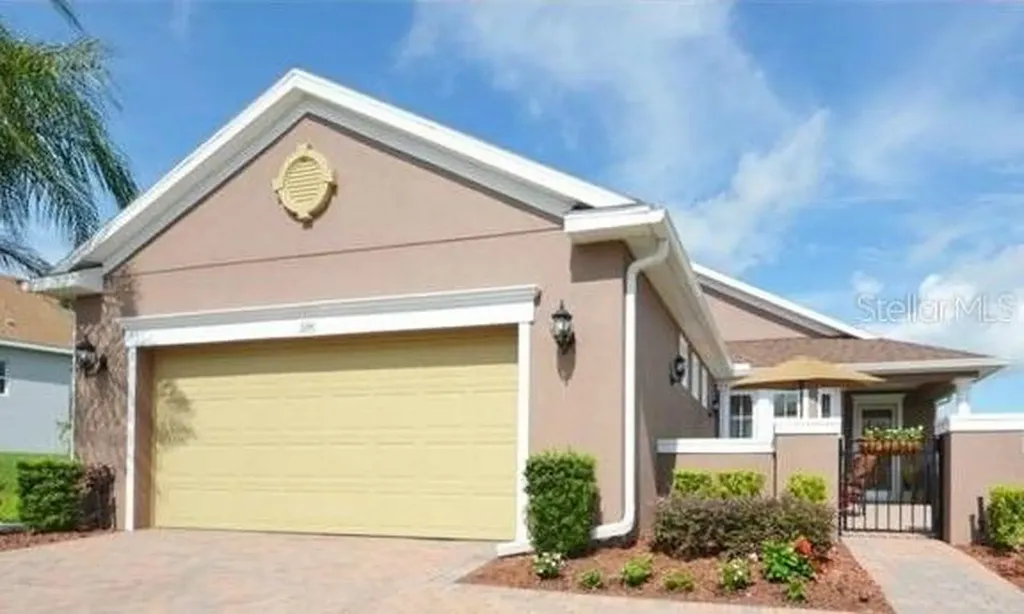 109 Falling Acorn Avenue Groveland FL 34736