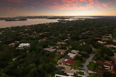 5026 Kestral Park Way S Sarasota FL 34231