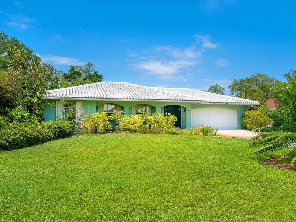1709 N Lake Shore Drive Sarasota FL 34231
