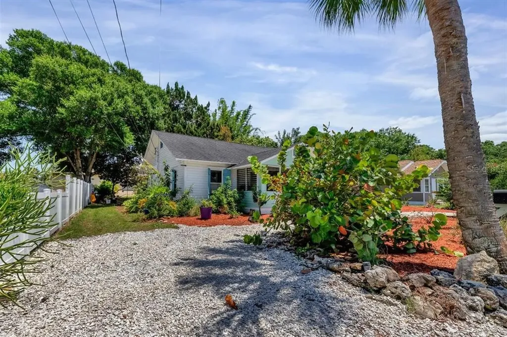921 16th Street W Bradenton FL 34205