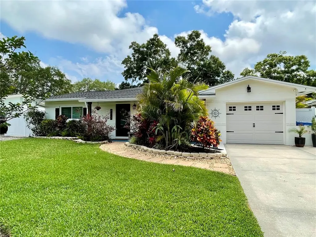 5924 18th Avenue N St Petersburg FL 33710