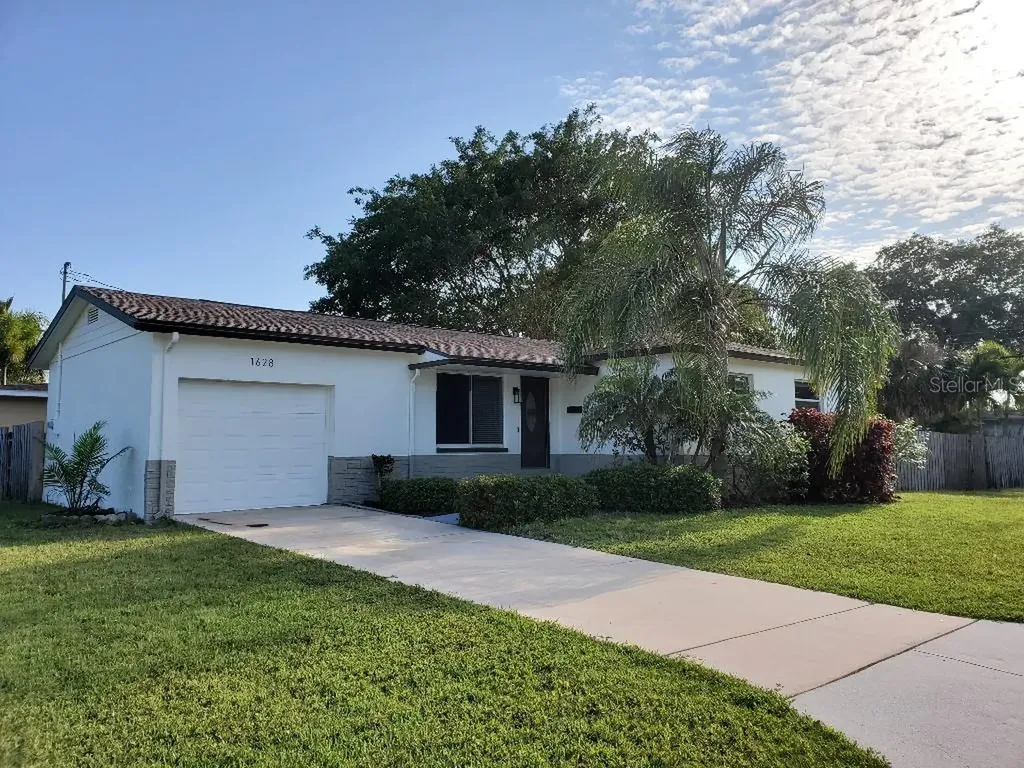 1628 Arizona Avenue NE St Petersburg FL 33703