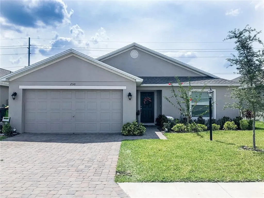 250 Lake Mariana Place Auburndale FL 33823