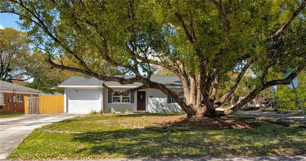 806 N Gomez Avenue Tampa FL 33609