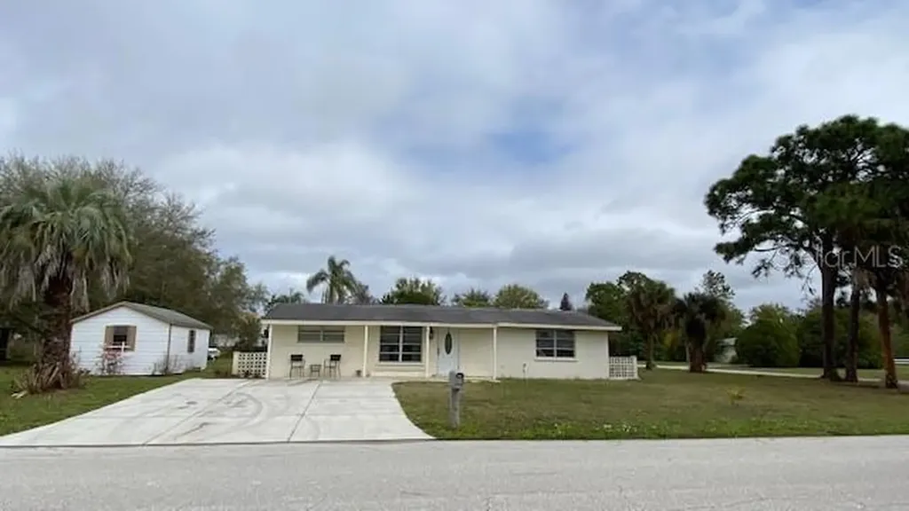 850 E 7th Street Englewood FL 34223