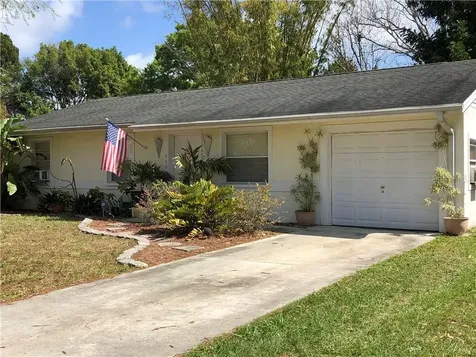 5503 Pine Circle NE St Petersburg FL 33703