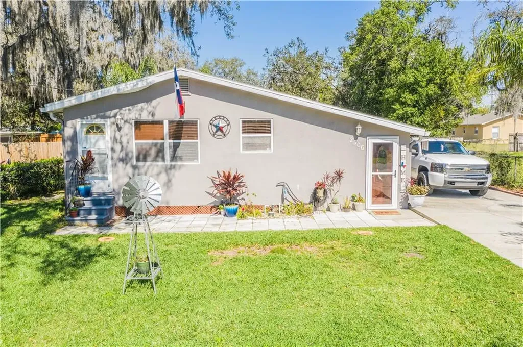 2506 Waver Street Plant City FL 33563