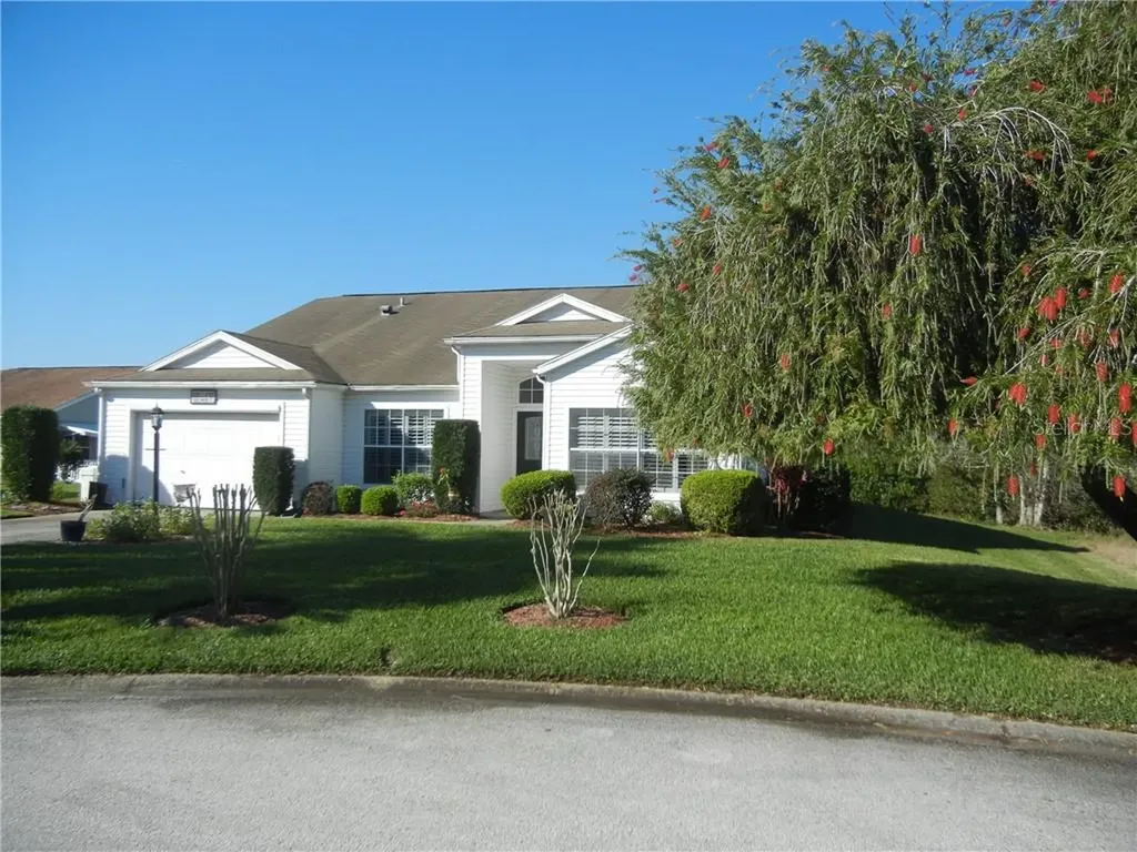 25335 Hibiscus Street Leesburg FL 34748