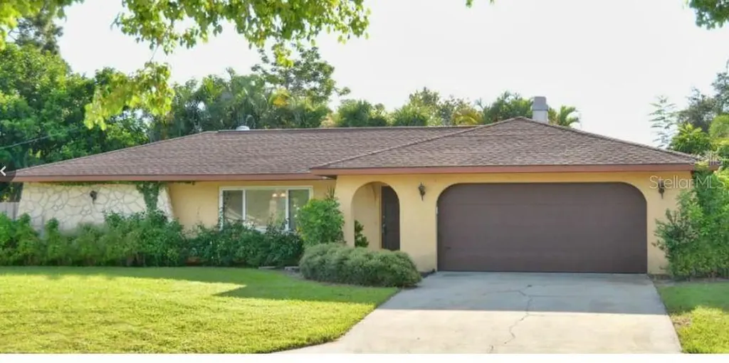 5753 Isanda Place Sarasota FL 34231