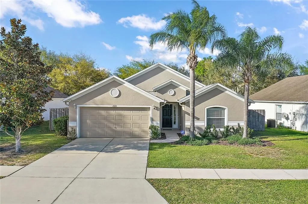 2372 Barons Court Tavares FL 32778