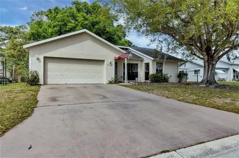 5614 21st Street Court E Bradenton FL 34203