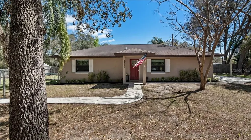 4501 Casaurina Road Lady Lake FL 32159