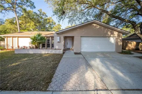 14216 Puffin Court Clearwater FL 33762