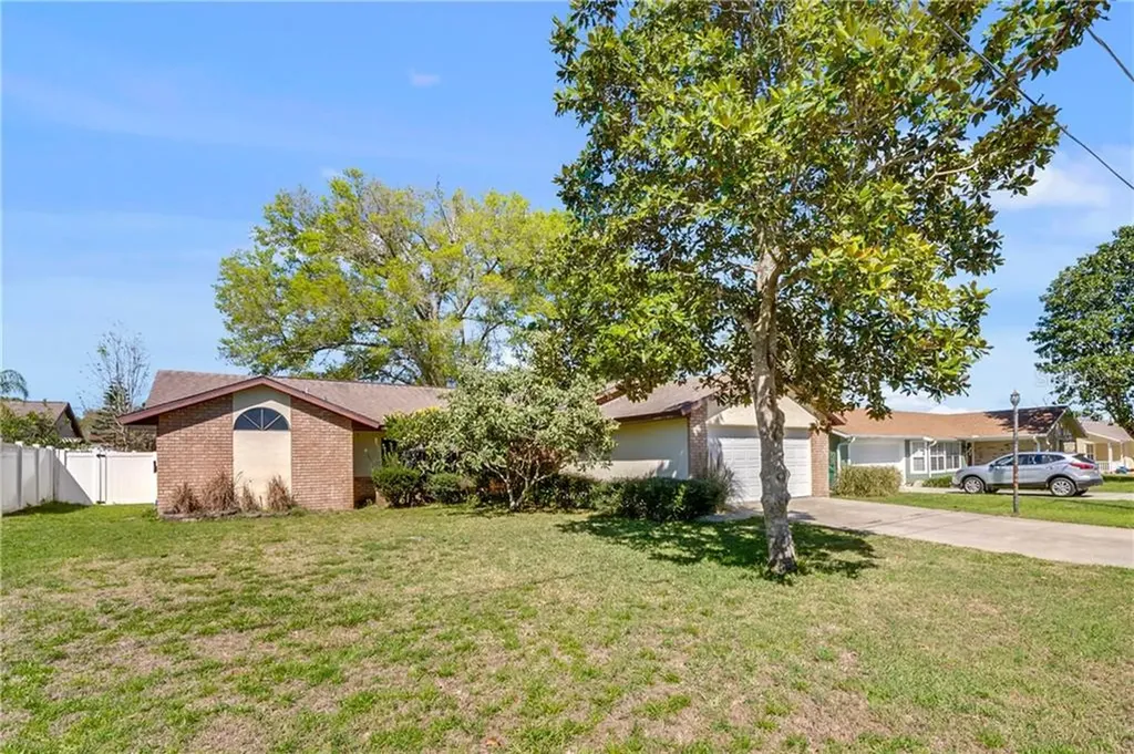 871 Village Lake Drive S Deland FL 32724