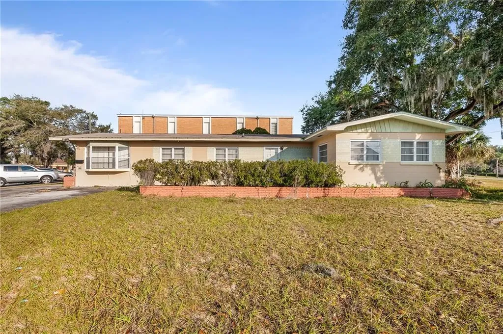 27 S 5th Street Haines City FL 33844