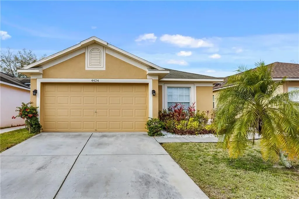 4424 Country Hills Boulevard Plant City FL 33563