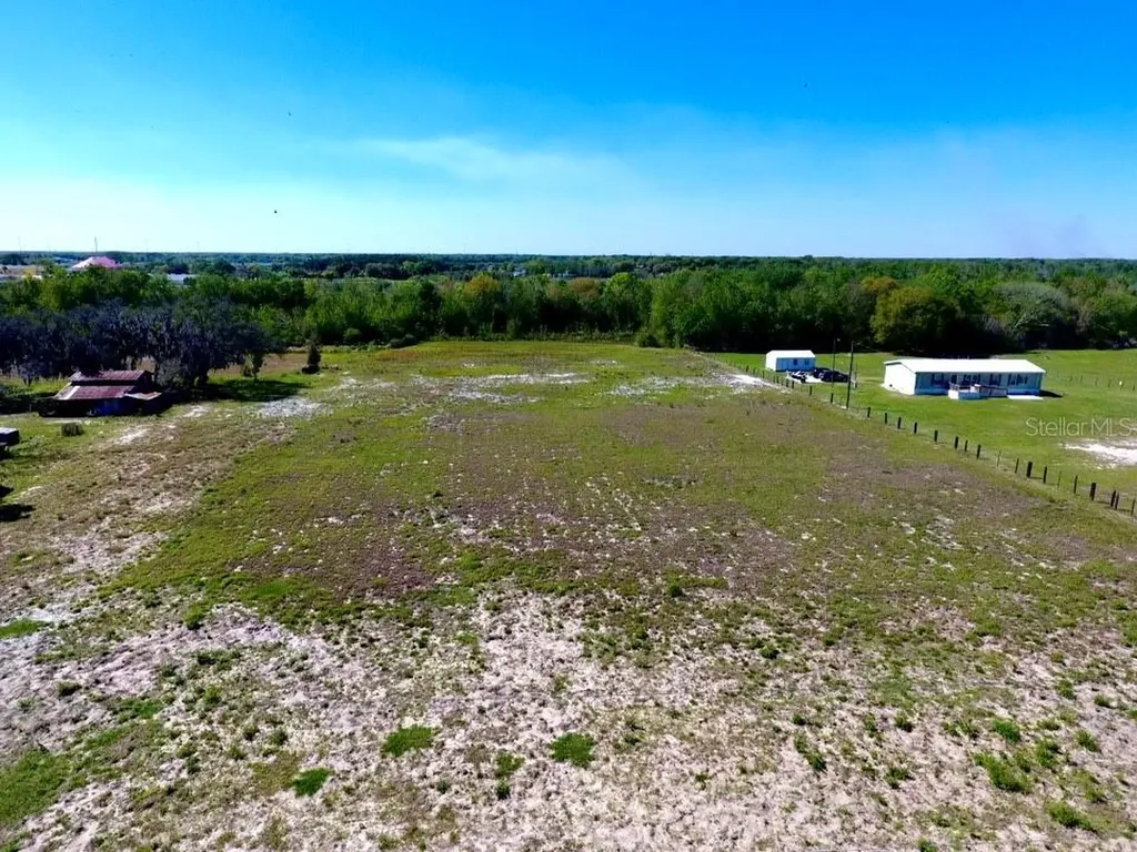 682 Howard Road Auburndale FL 33823