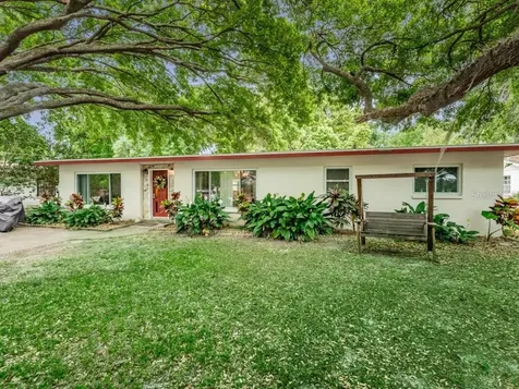 15042 Lake Magdalene Boulevard Tampa FL 33618