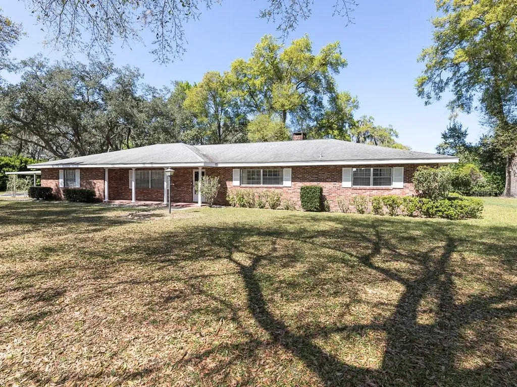 1210 Cardinal Lane Deland FL 32720