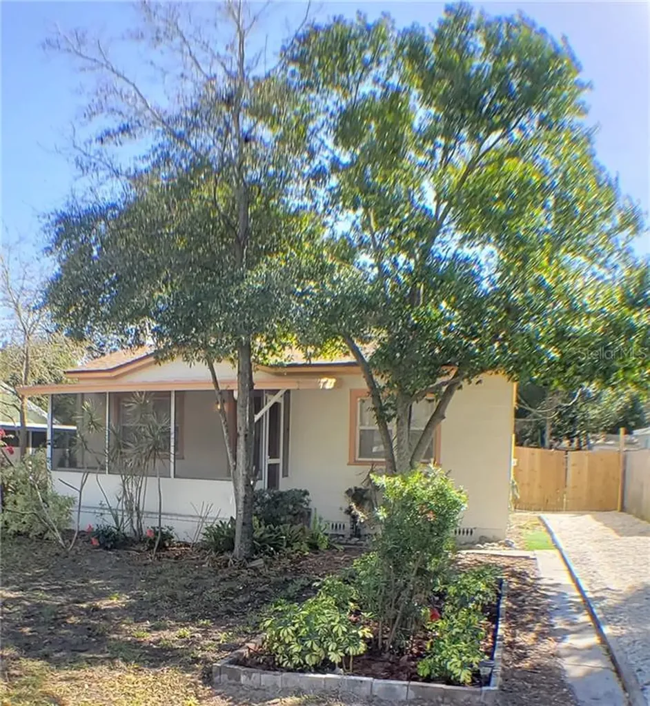5090 46th Avenue N St Petersburg FL 33709