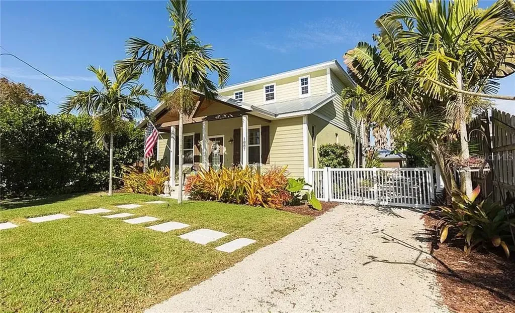 1887 Vamo Way Sarasota FL 34231