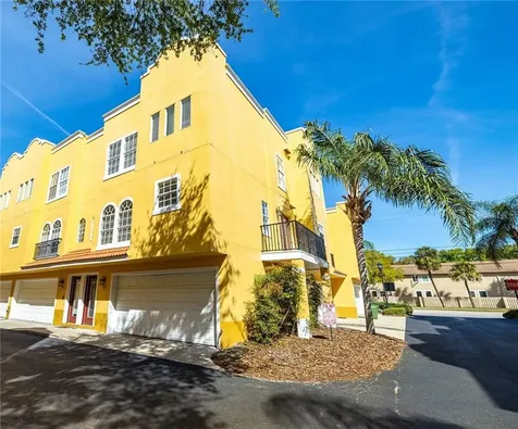 3313 Las Campos Place Tampa FL 33611
