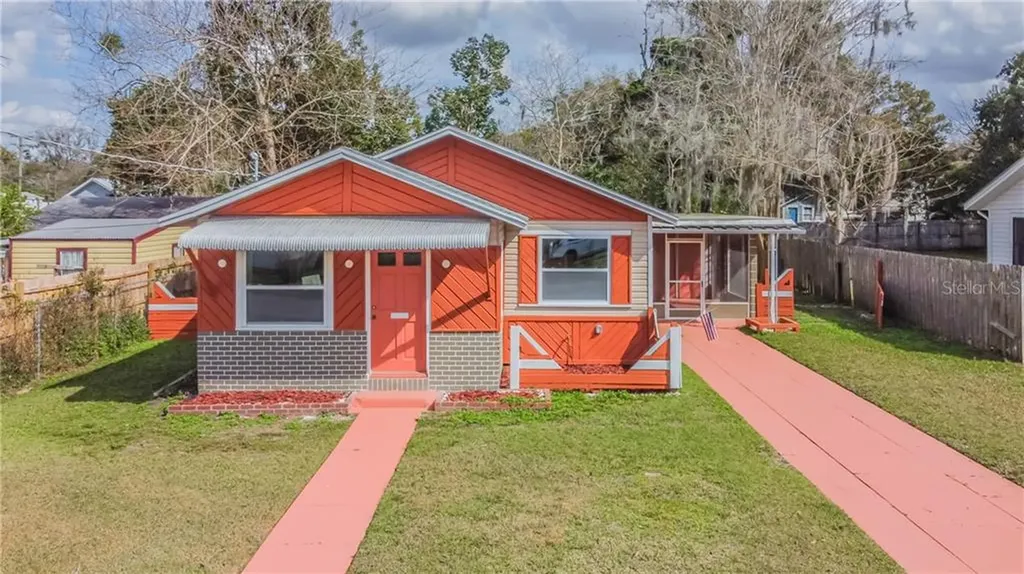 13832 13th Street Dade City FL 33525