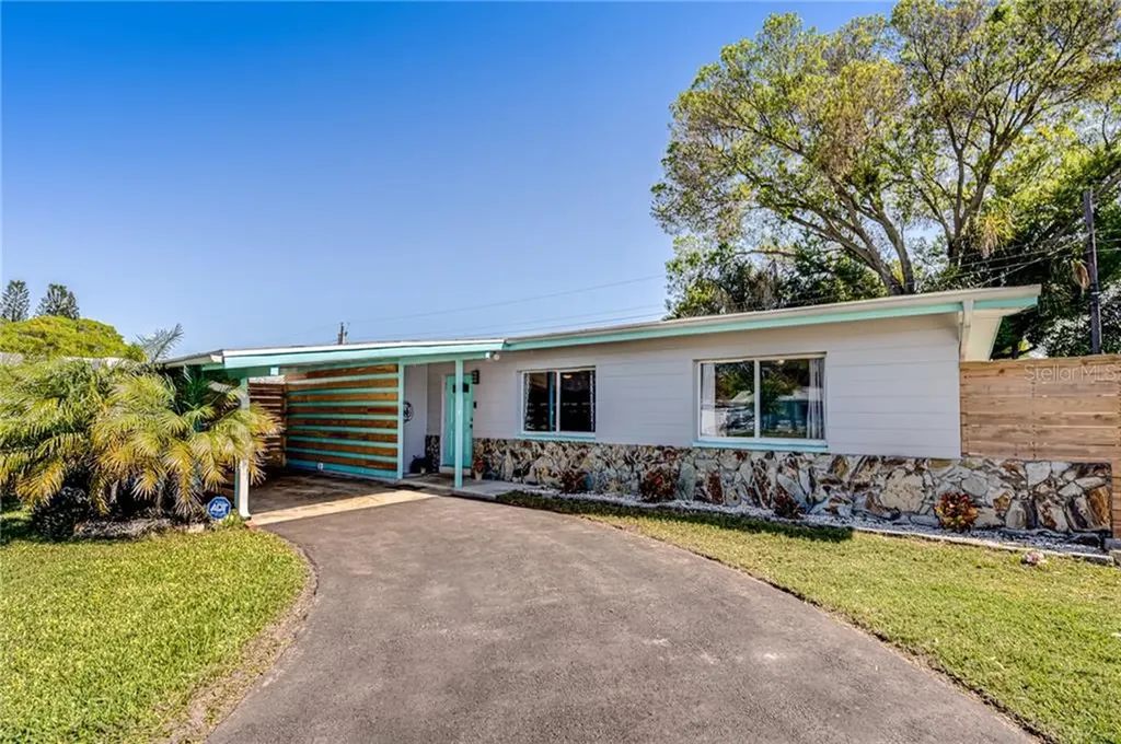 6517 18th Way N St Petersburg FL 33702