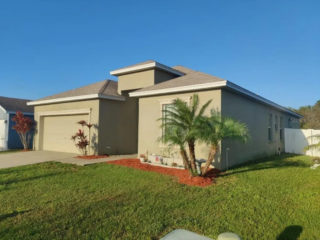 11233 Southwind Lake Drive Gibsonton FL 33534