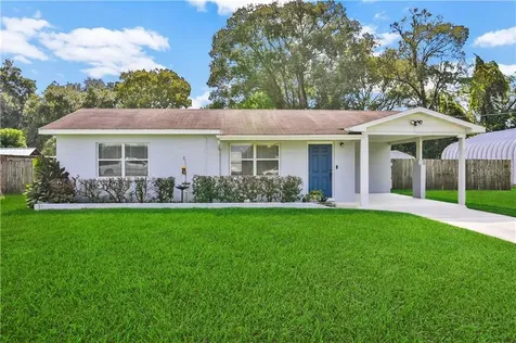 1703 E Spencer Street Plant City FL 33563