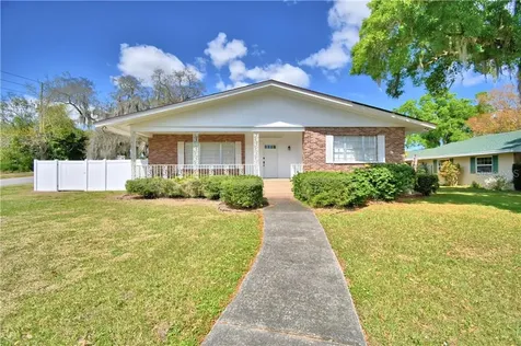 226 W Wall Street Frostproof FL 33843