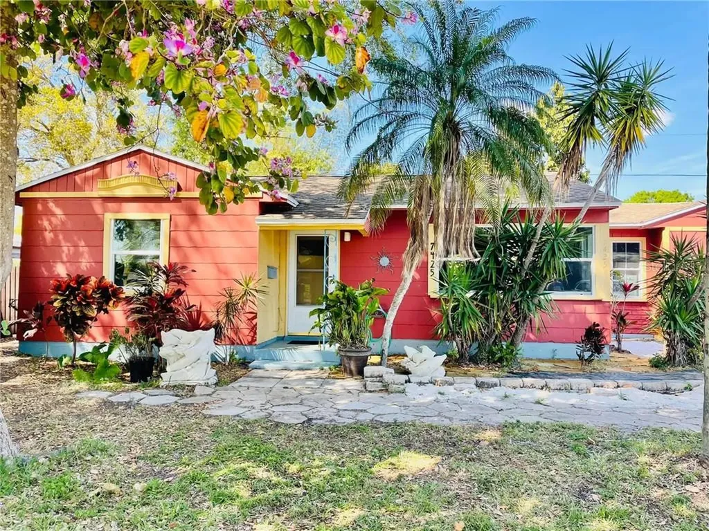 7425 9th Avenue N St Petersburg FL 33710