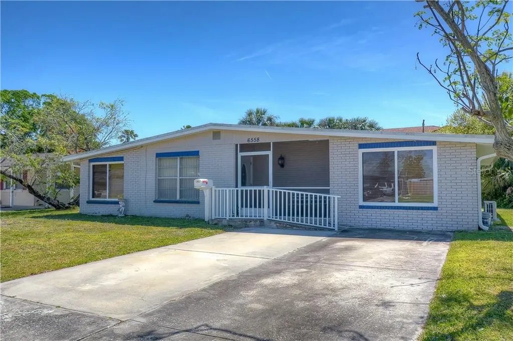 6558 S West Shore Circle Tampa FL 33616