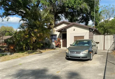 8711 N Greenwood Avenue Tampa FL 33617